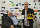 El Club Media Legua entrega 4.000 euros a la Asociación del Alzheimer tras unas Dos Leguas de récord