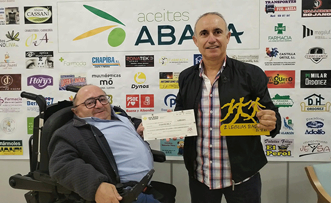 El Club Media Legua entrega 4.000 euros a la Asociación del Alzheimer tras unas Dos Leguas de récord