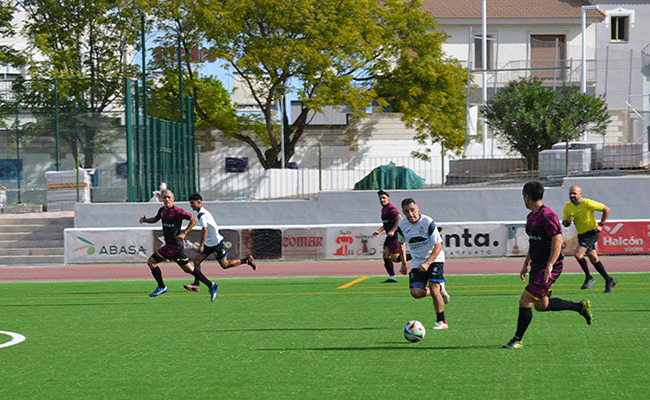 La UD San Francisco golea al Llanense (6-1) y el alevín del Atlético Baenense firma un contundente 11-1